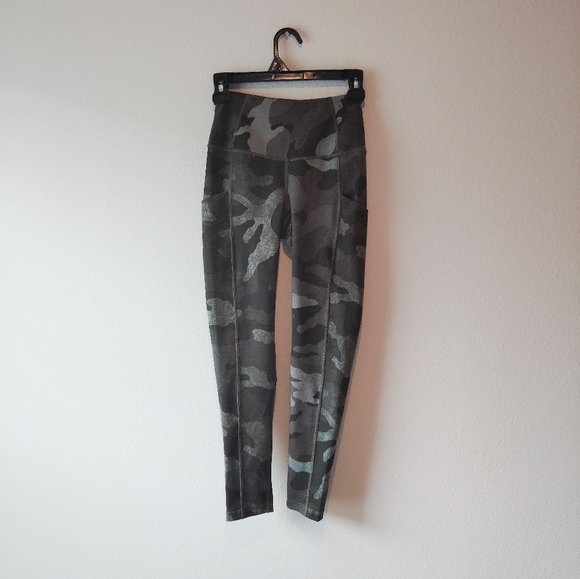 North Face Camo Leggings - Picture 2 of 8